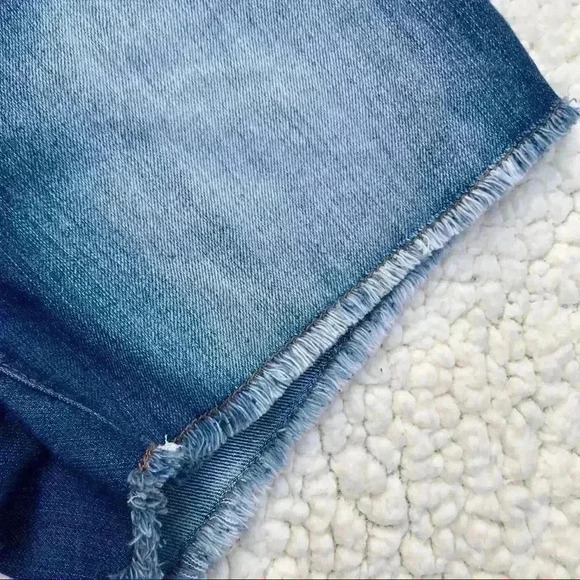 ALLEN B Faded Bleached Midrise Stretch Raw Hem Denim Jean Shorts Size 2 - Picture 7 of 13